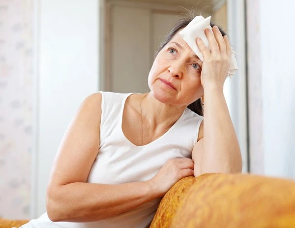 Hot flashes in menopause-blog.easymed.ir